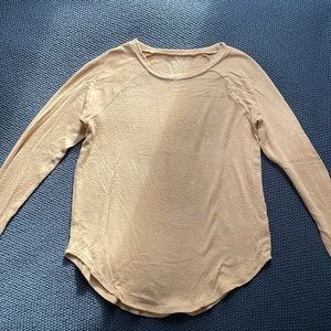 Long sleeve light sweater, XS in a mustard color